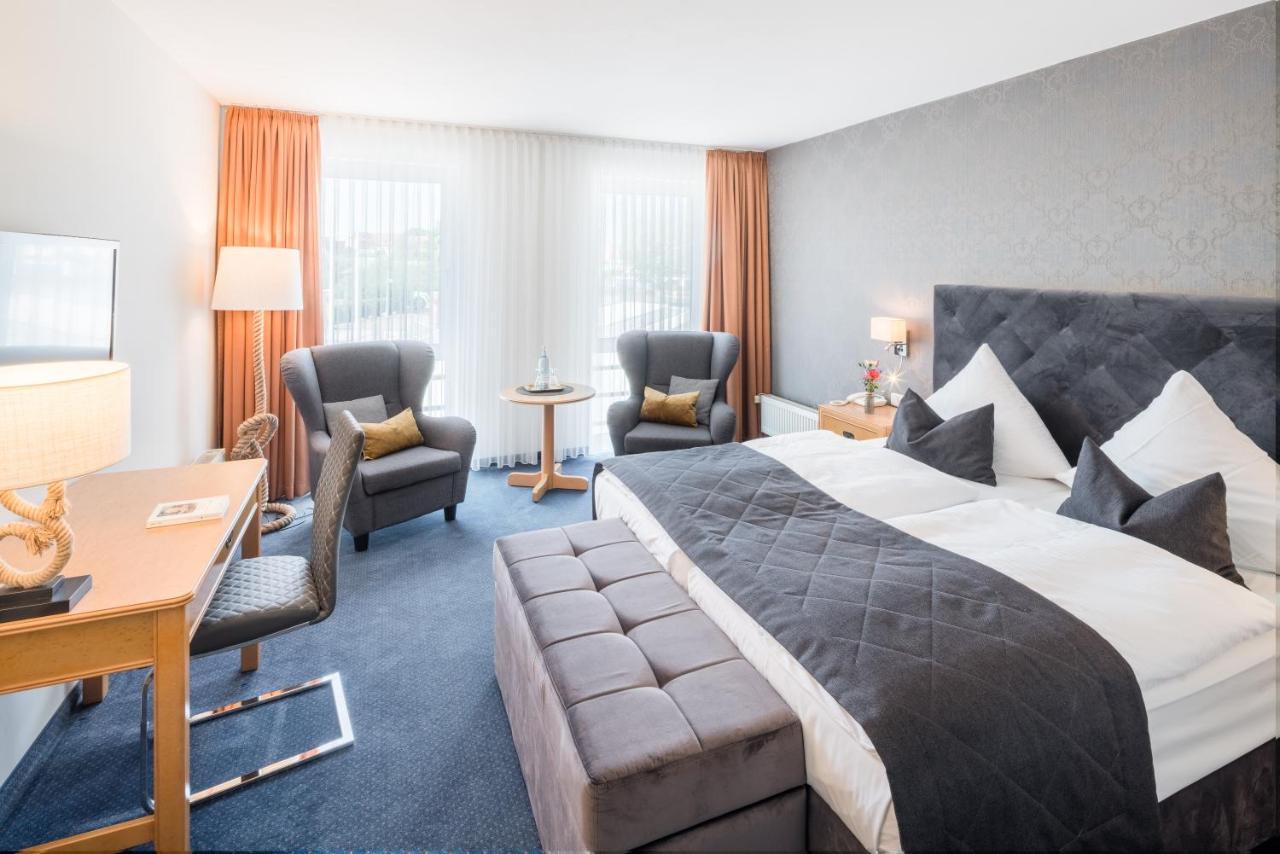 Hafenhotel Pommernyacht Ueckermünde Esterno foto
