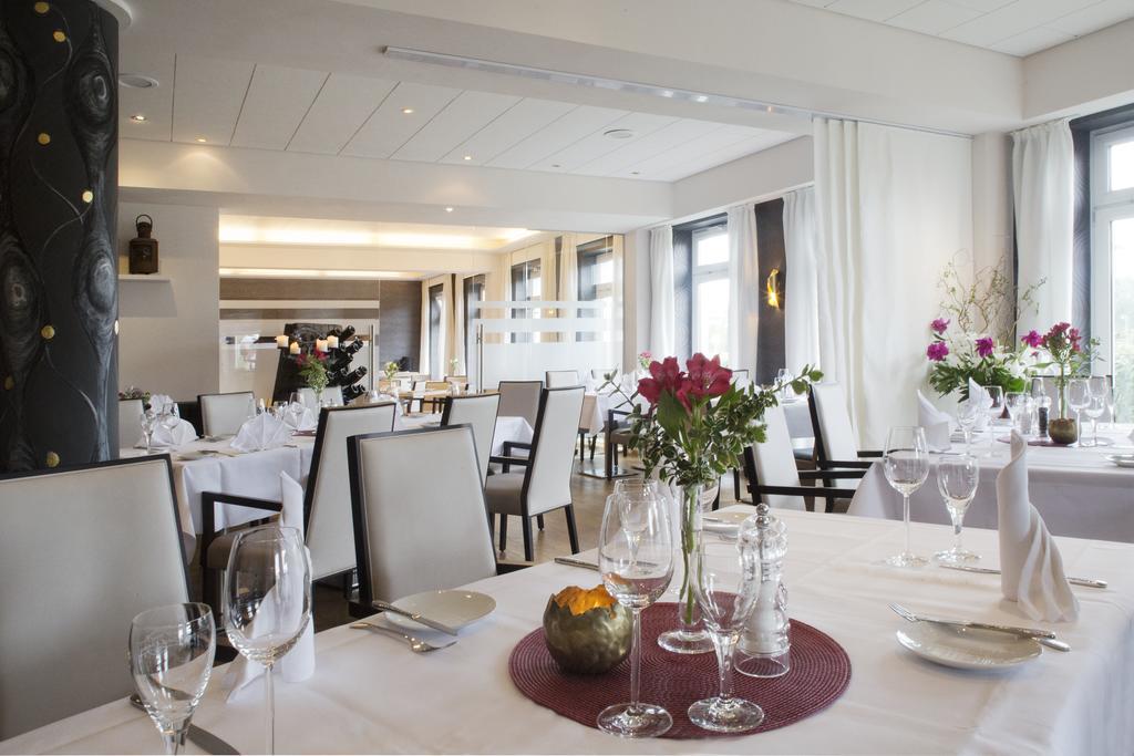 Hafenhotel Pommernyacht Ueckermünde Esterno foto