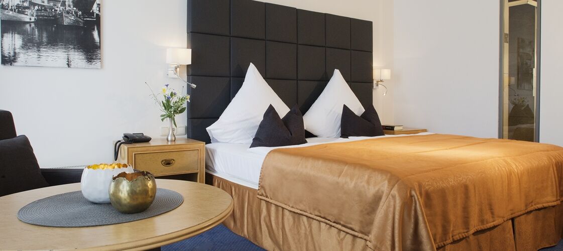 Hafenhotel Pommernyacht Ueckermünde Esterno foto